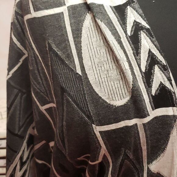 Plus sz 1x2x3x black/white/gray cardigan - Picture 4 of 11